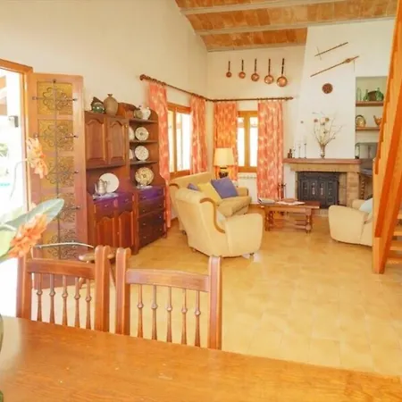 Luz Villa *