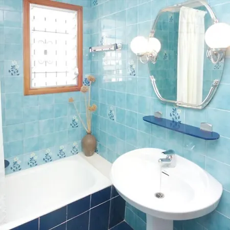 Luz Villa *