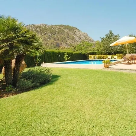 Luz Villa *